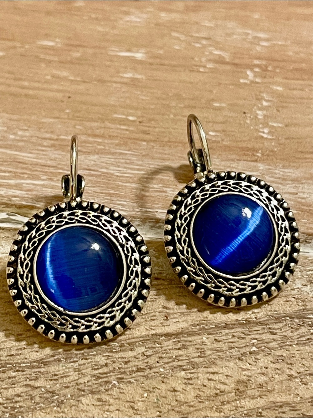Small Handcrafted Deep Blue Cabochon Vintage Style Detail Drop Earrings - Picture 3 of 4